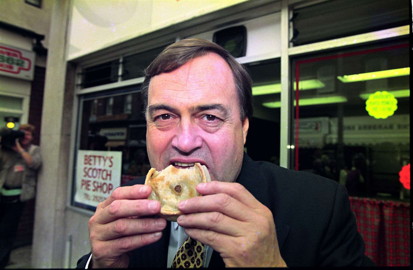 John Prescott eating a pie in Blackpool during the Labour conference (John Giles/PA)