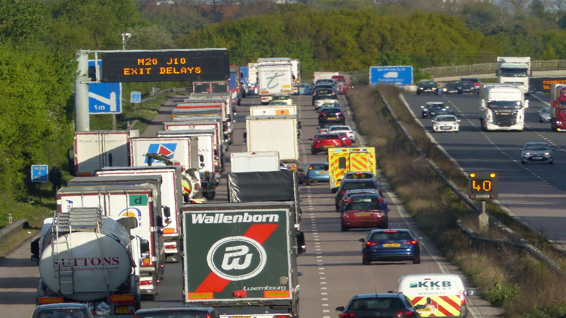 Traffic chaos seen on Tuesday night caused by a similar issue. Credit: Andy Clark.