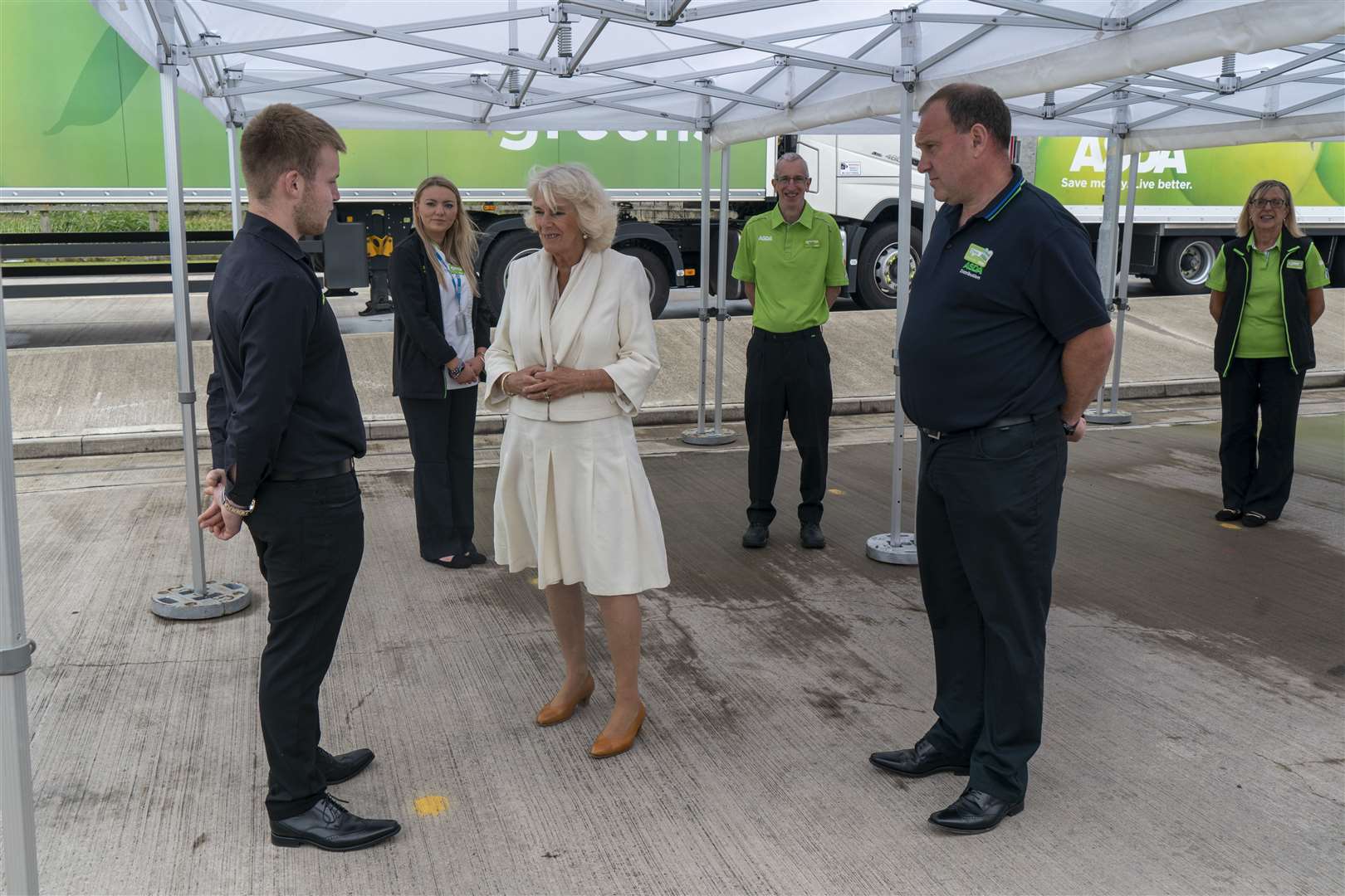 The royal couple thanked staff who have worked throughout the outbreak (Arthur Edwards/The Sun/PA)