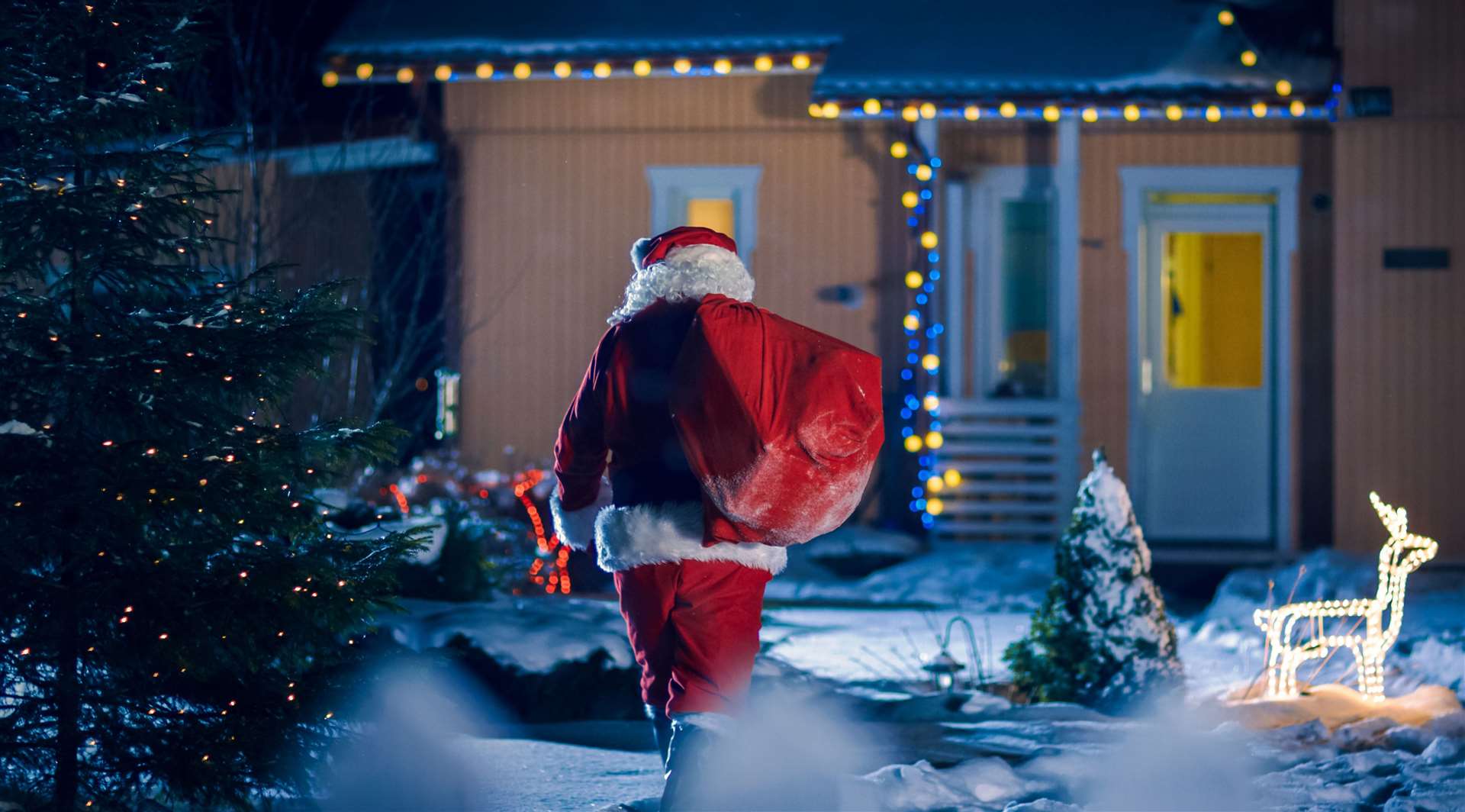 Tickets on sale to see Father Christmas in Tunbridge Wells and via home