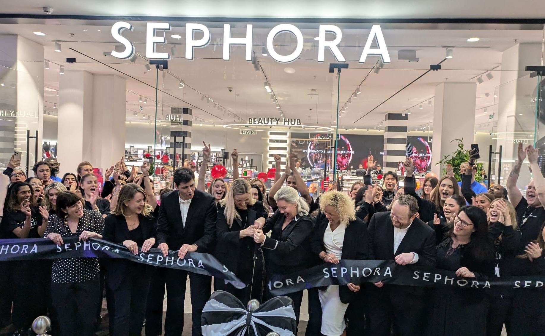 Hundreds vistied the grand opening of Sephora. Picture: Natalie Collins