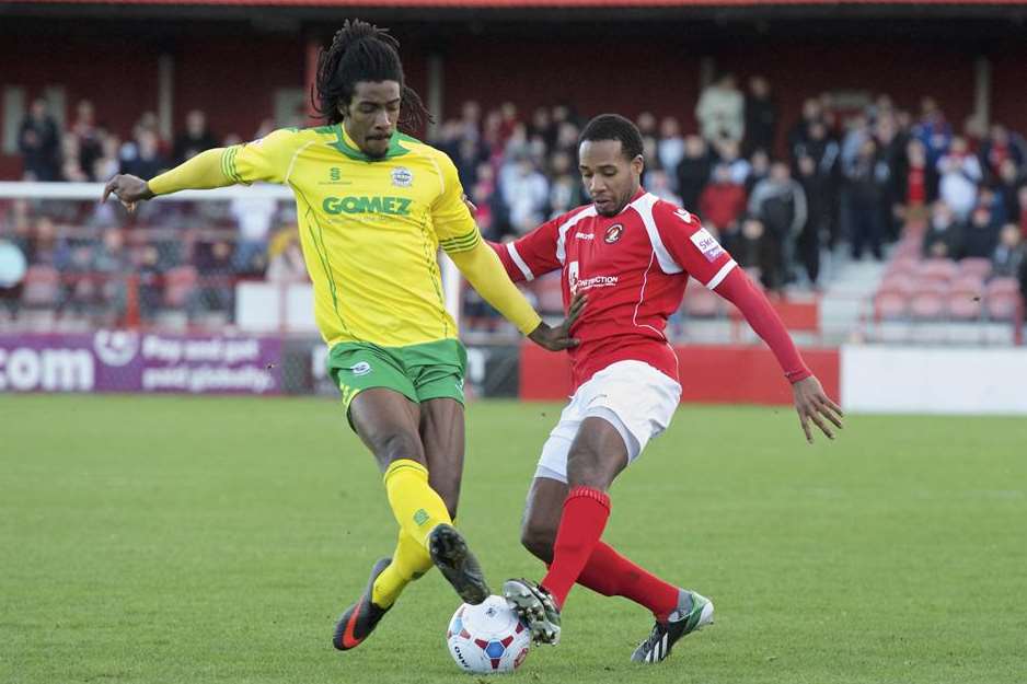 Elliott Charles tangles with Aiden Palmer (Pic: Andy Payton)