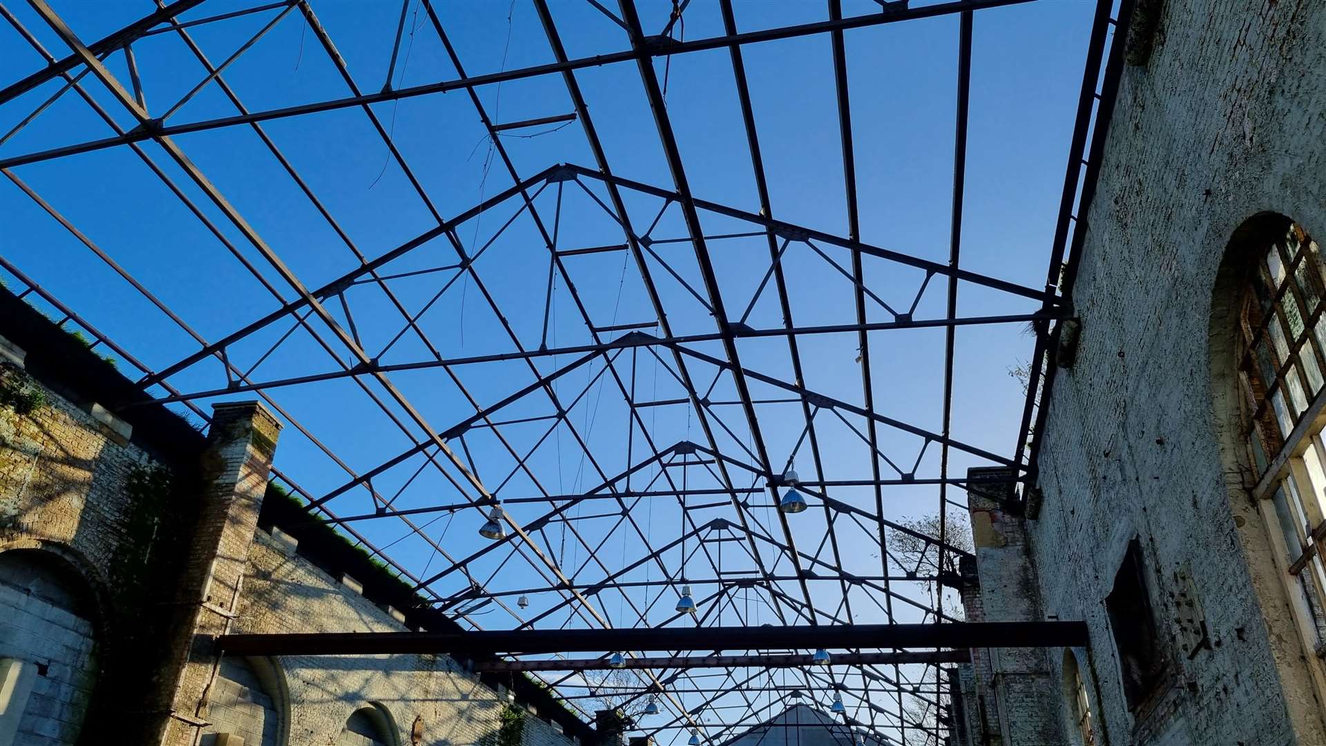 What is left of the roof on the engine sheds