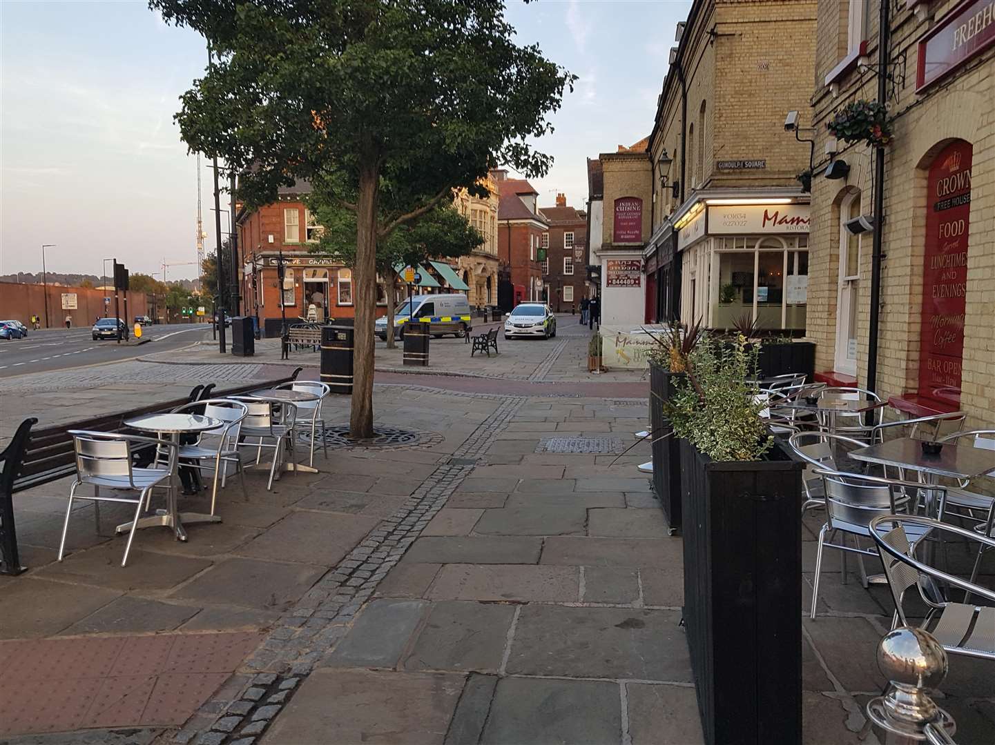 Forensic units were on Rochester High Street last night (3963148)