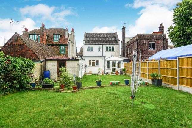 The large rear garden. Picture: Zoopla / Purple Bricks