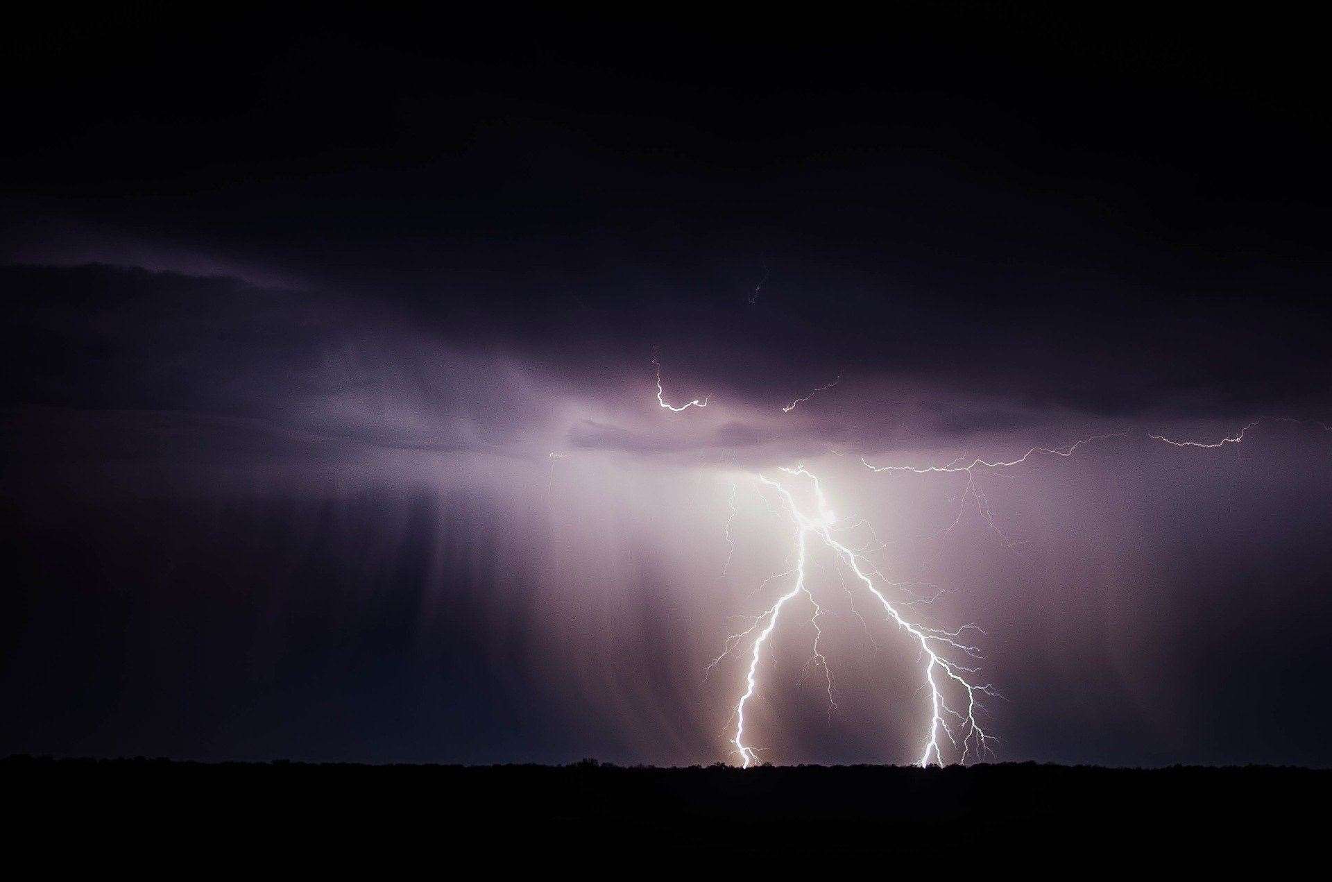 A yellow weather warning for thunderstorms in Kent is in place until Wednesday