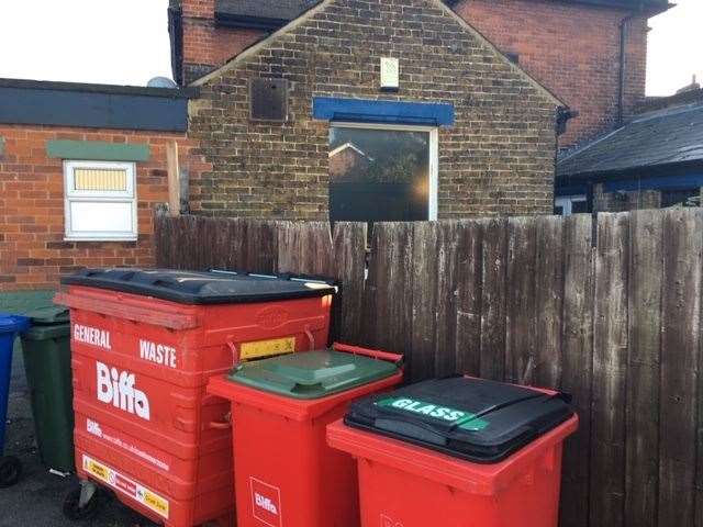 A rear view of the pub from the car park (where you will also find Swanny)