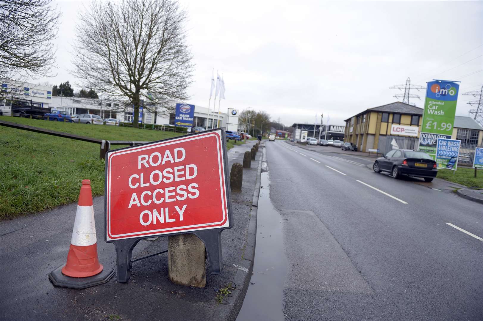 Broad Oak Road in Canterbury shut after burst pipe