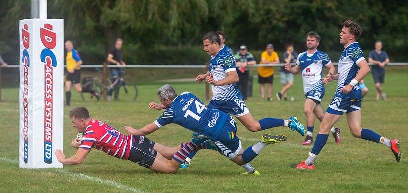 Hugo Watson scored all four tries for Tonbridge Juddians against Sale. Picture: Ben Hardistry (51402888)