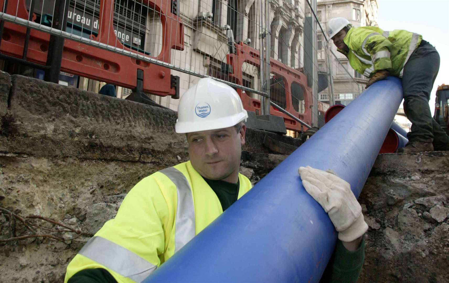 Water companies replacing pipes – but more needs to be done. Picture: Thames Water/Hilary Bennett