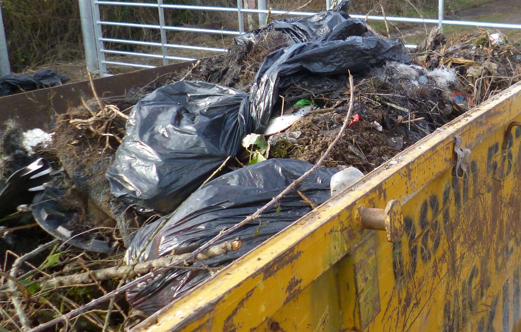 People are being urged to hire a skip to dispose of large amounts of rubbish safely. Stock photo