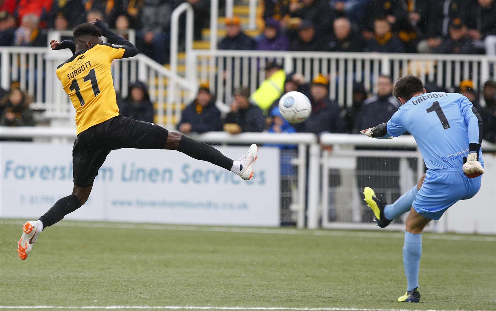 Blair Turgott goes for goal Picture: Andy Jones