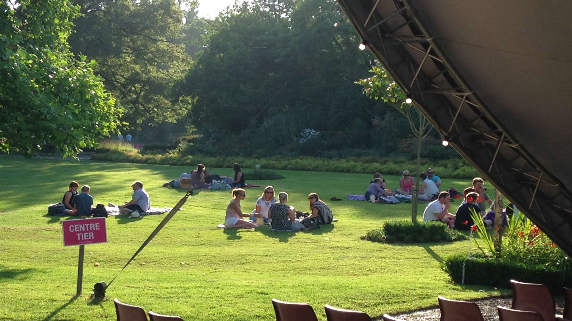 Picnic on the lawn at Hever Castle