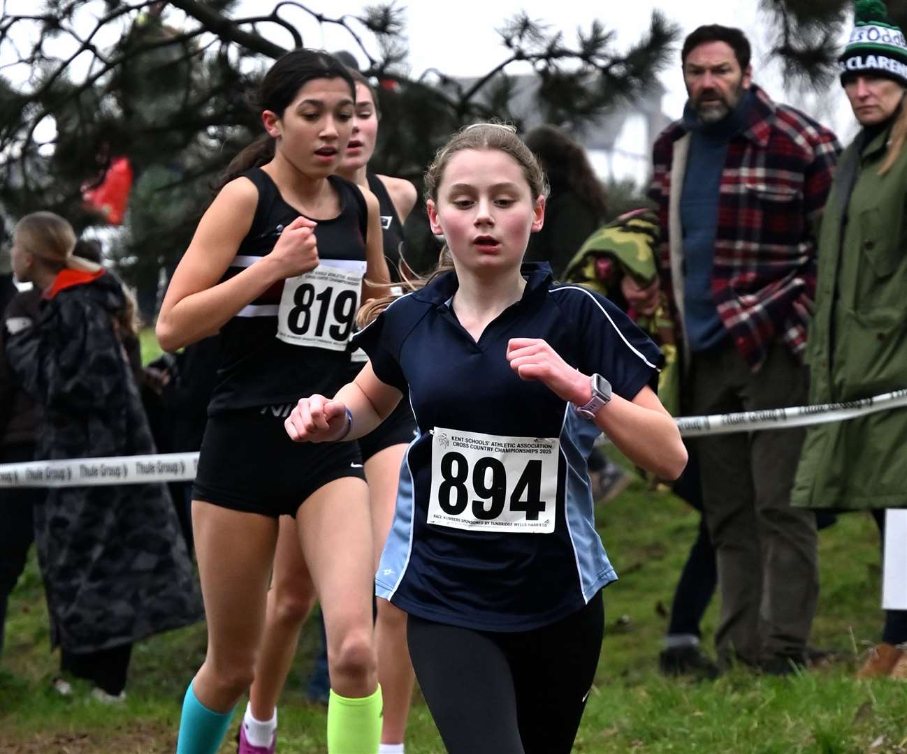 Poppy Duncan (No.894) of Folkestone and Hythe was part of the junior girls’ field. Picture: Simon Hildrew