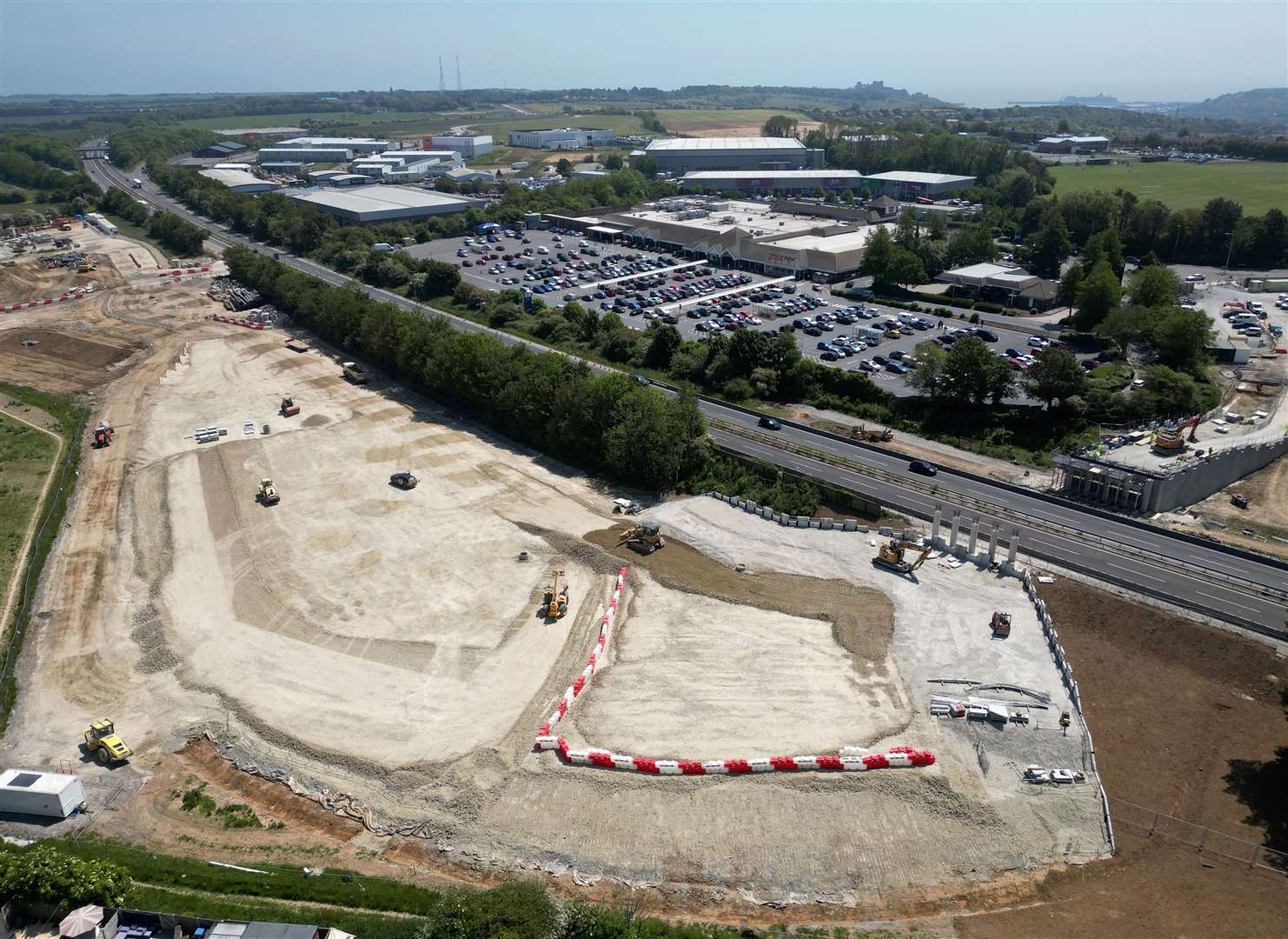 A bridge is being built on the A2 between the Whitfield Roundabout and the turnoff for the A256 for Sandwich and Ramsgate Picture: Barry Goodwin