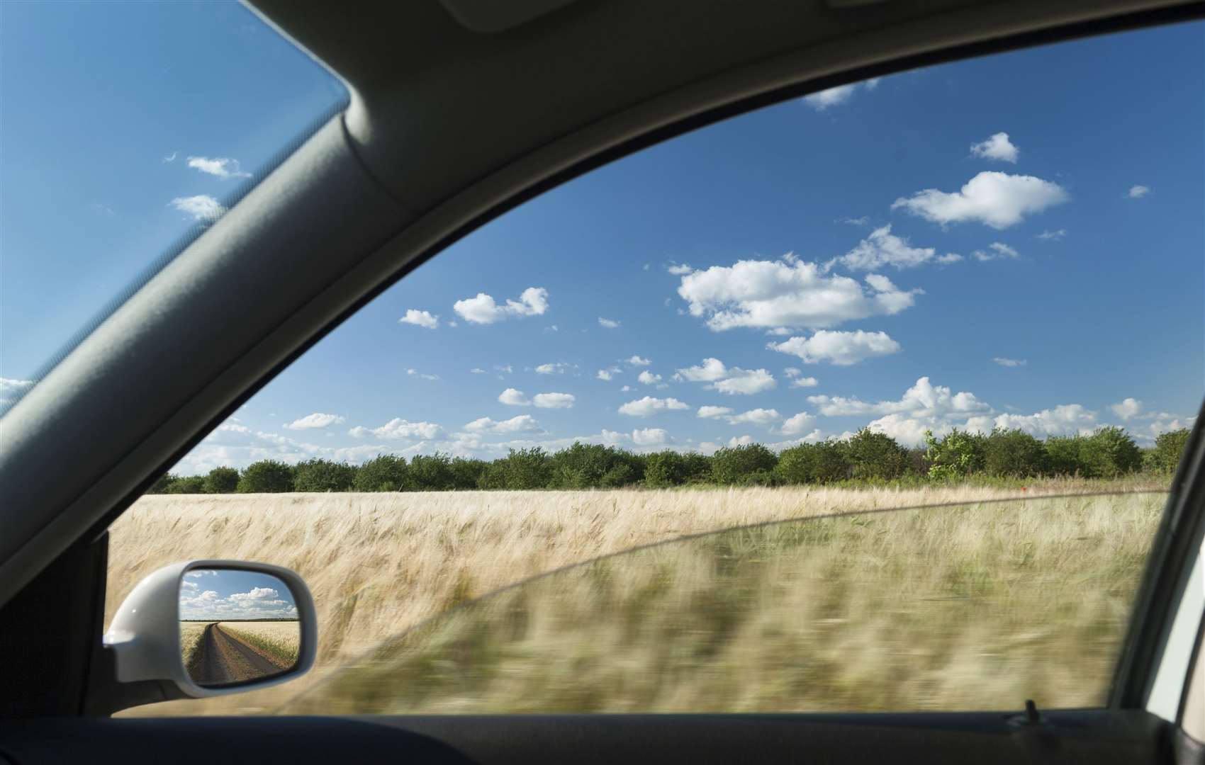 Can you drive without a shirt on when it's hot?