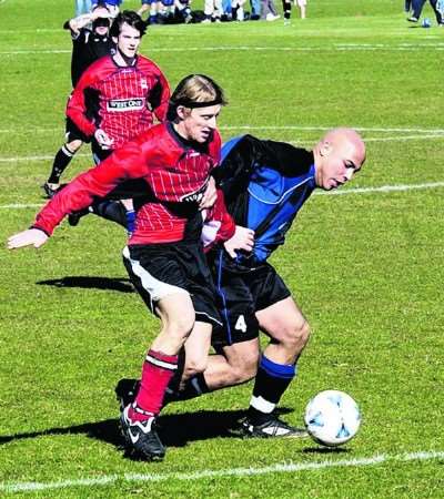 Broomfield (blue) edged past Swan and Harlequin in the Premier Division on Sunday