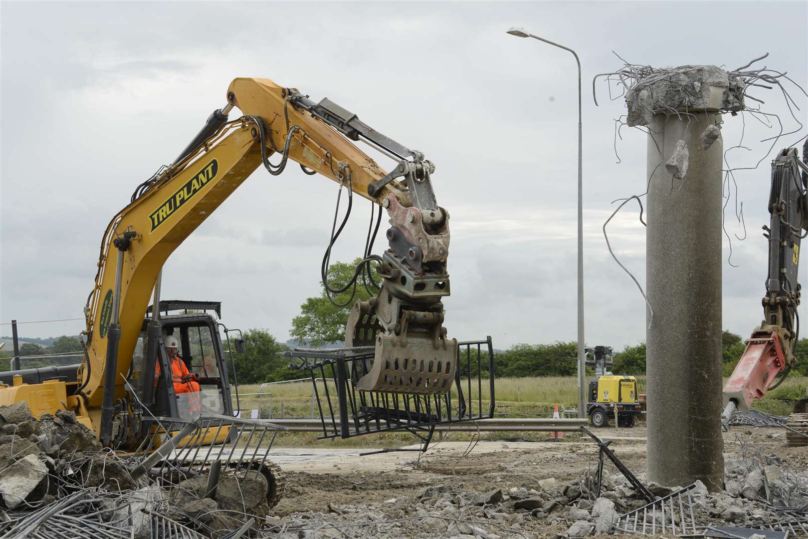 Ashford. Church Road Footbridge being taken down.Picture: Paul Amos. (2574712)