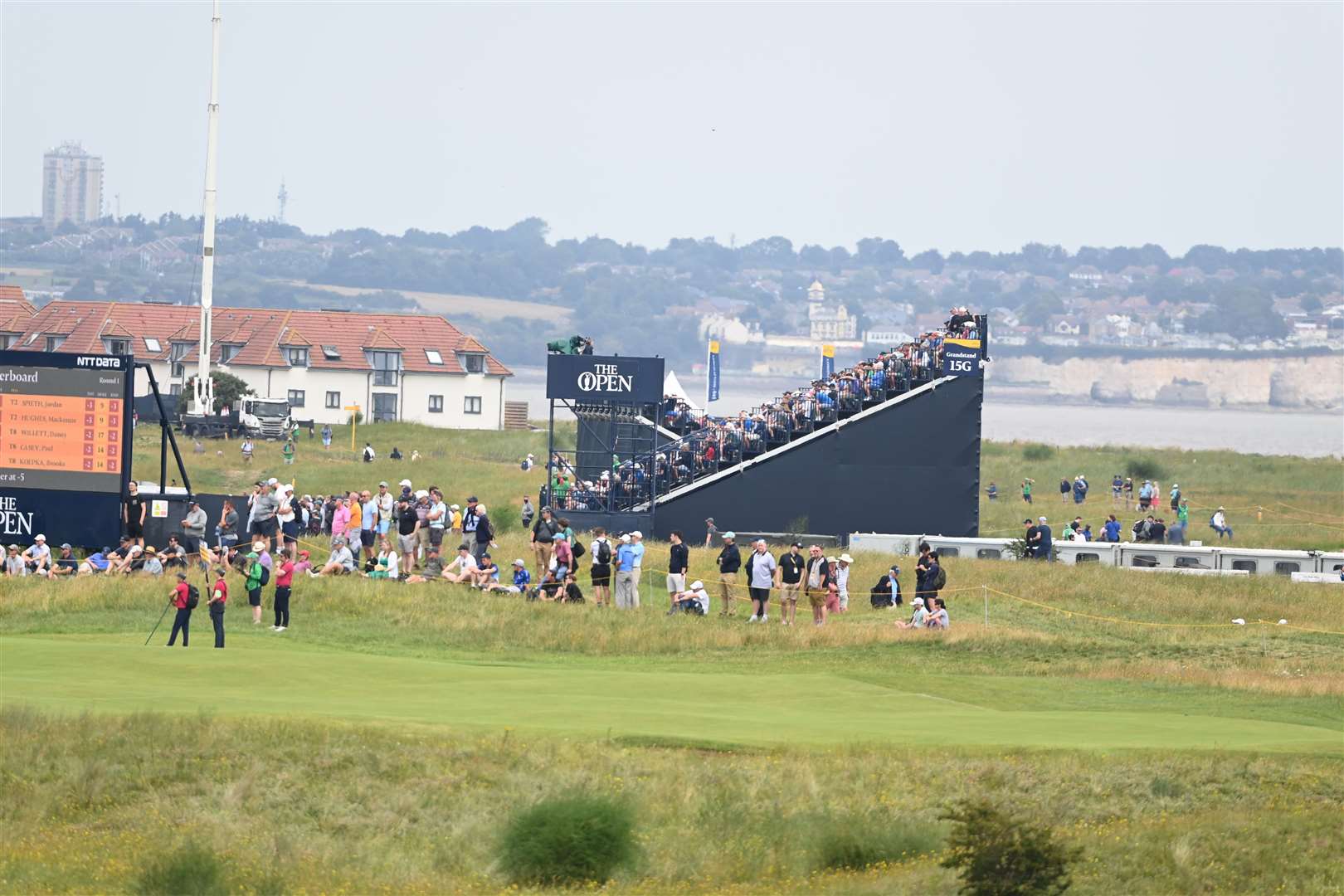 Crowds flocked to the Kent coast. Picture: Barry Goodwin (49262412)