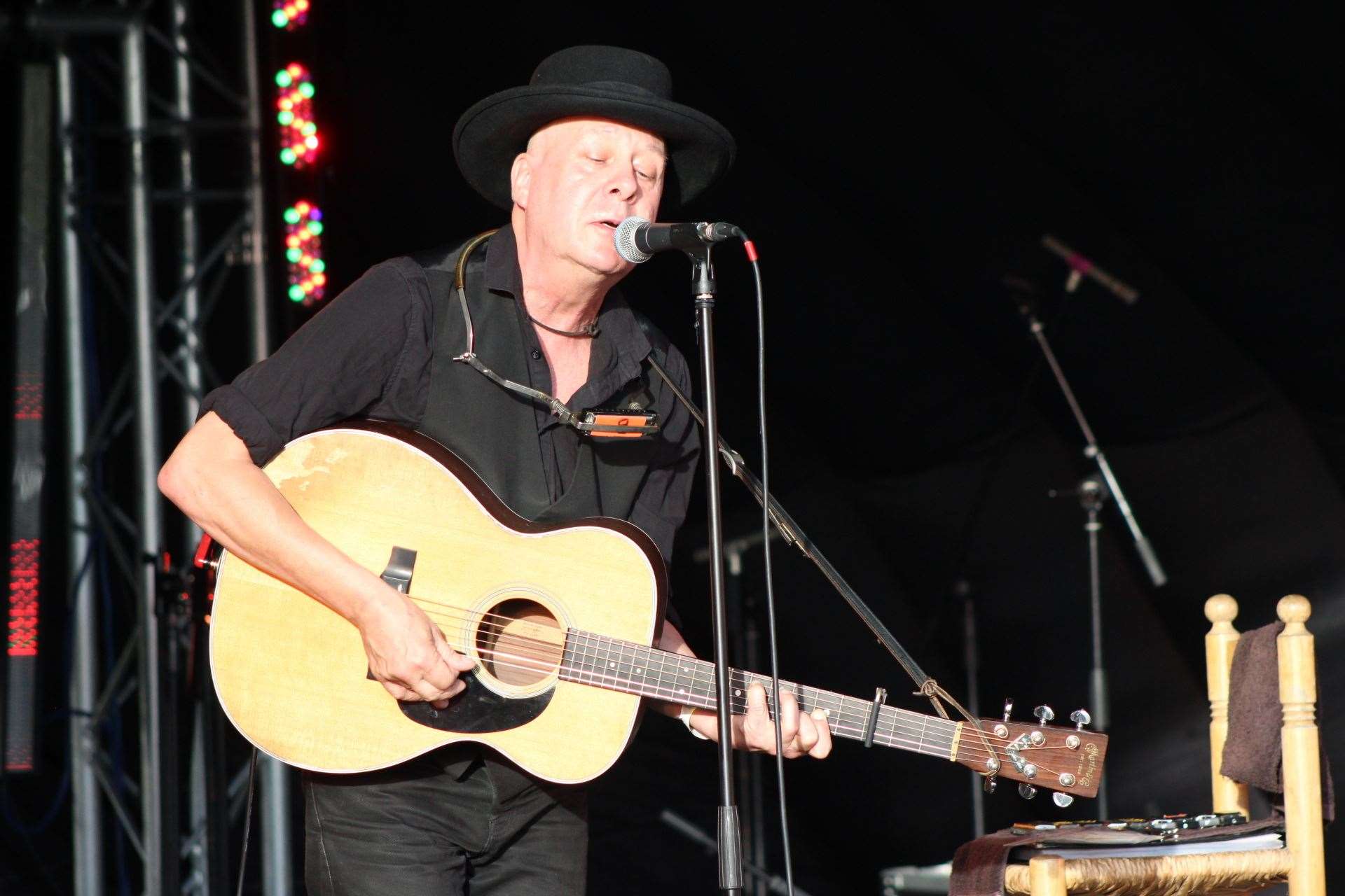 Dave Sharp of The Alarm at the Chickenstock music festival at Stockbury. Picture: John Nurden (14091673)