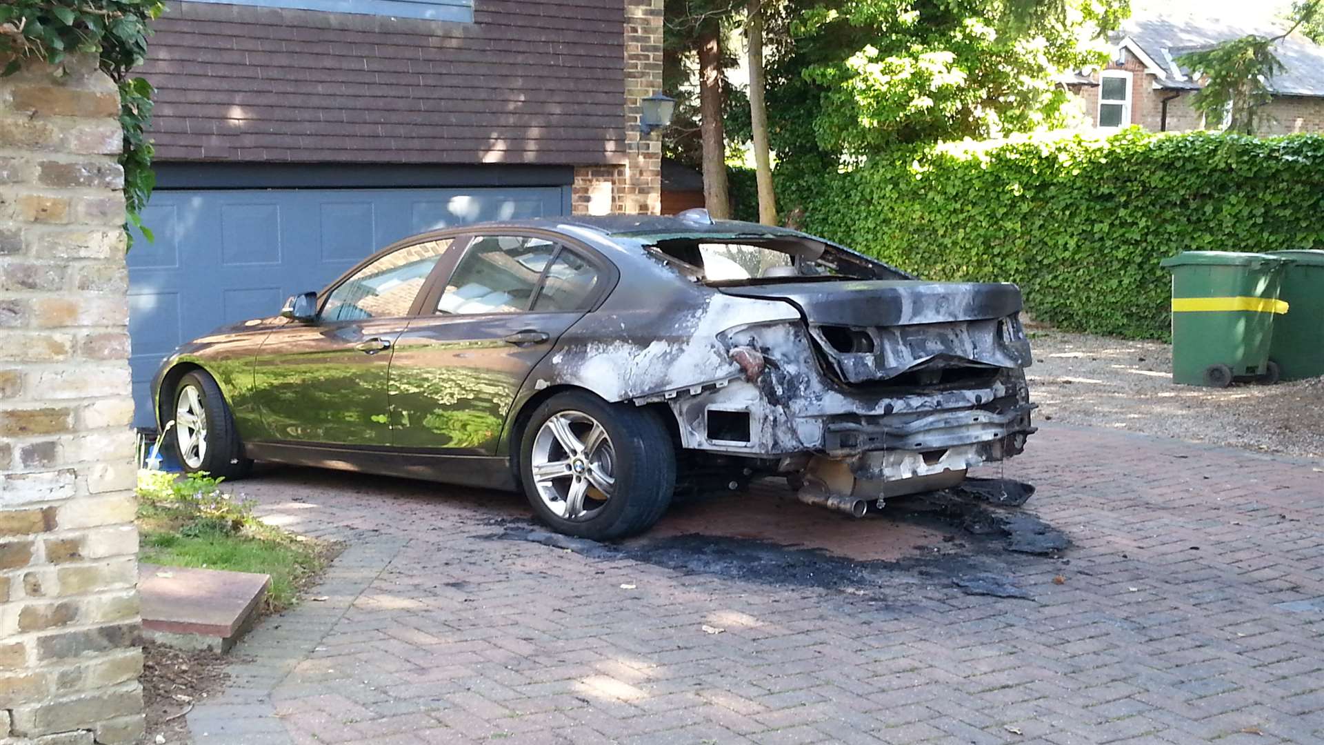 A BMW 3 Series was damaged by fire in Somerfield Road