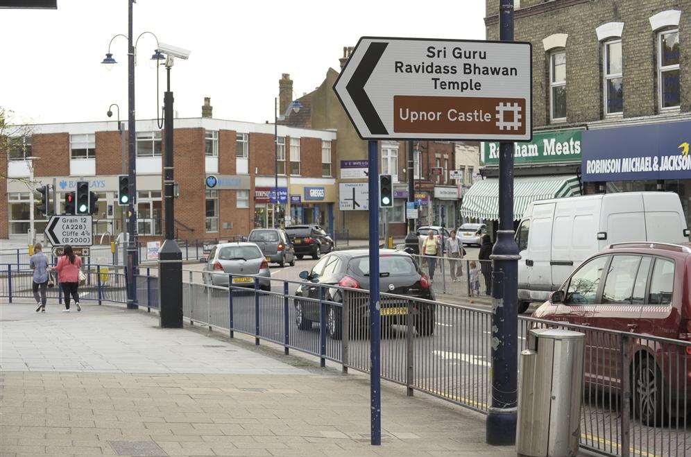 Views of High Street, Strood, between Gun Lane and Station Road. A council pilot scheme aims to remove clutter from the pavements