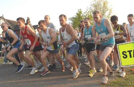 KEEN COMPETITION: The race gets under way. Picture: GARY BROWNE