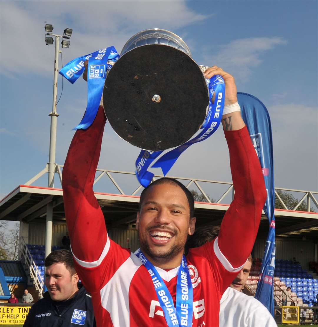 Ross Lafayette with the Conference South trophy Picture: Keith GIllard (34723361)