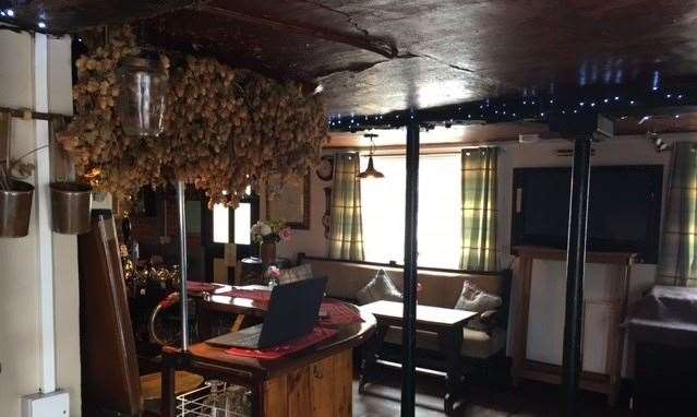 Hops hung over the bar and tastefully furnished, this is a pub I’d like to revisit, particularly on a night when they’re hosting live music