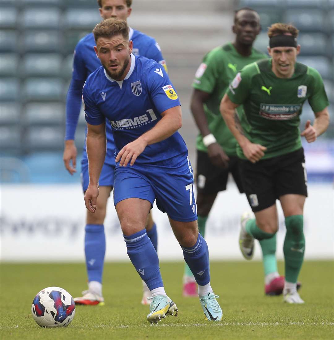 Alex MacDonald in possession for Gills Picture: KPI