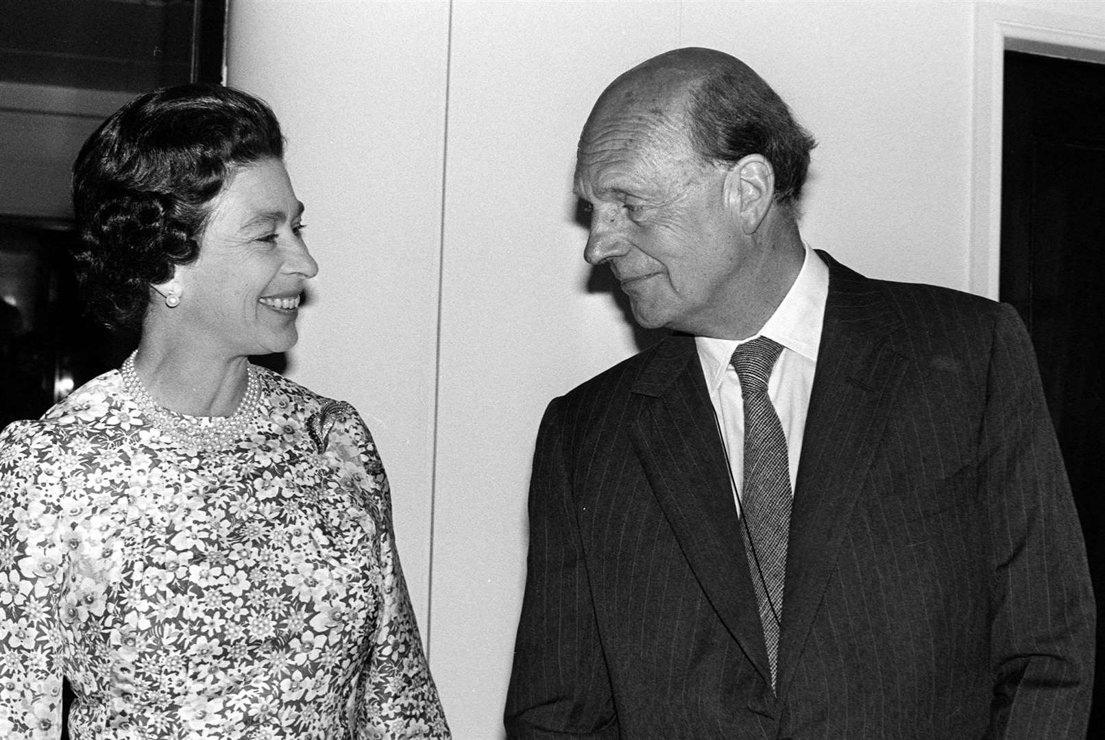 Sir Martin Charteris pictured during the Queen’s Silver Jubilee visit to Ulster (PA)