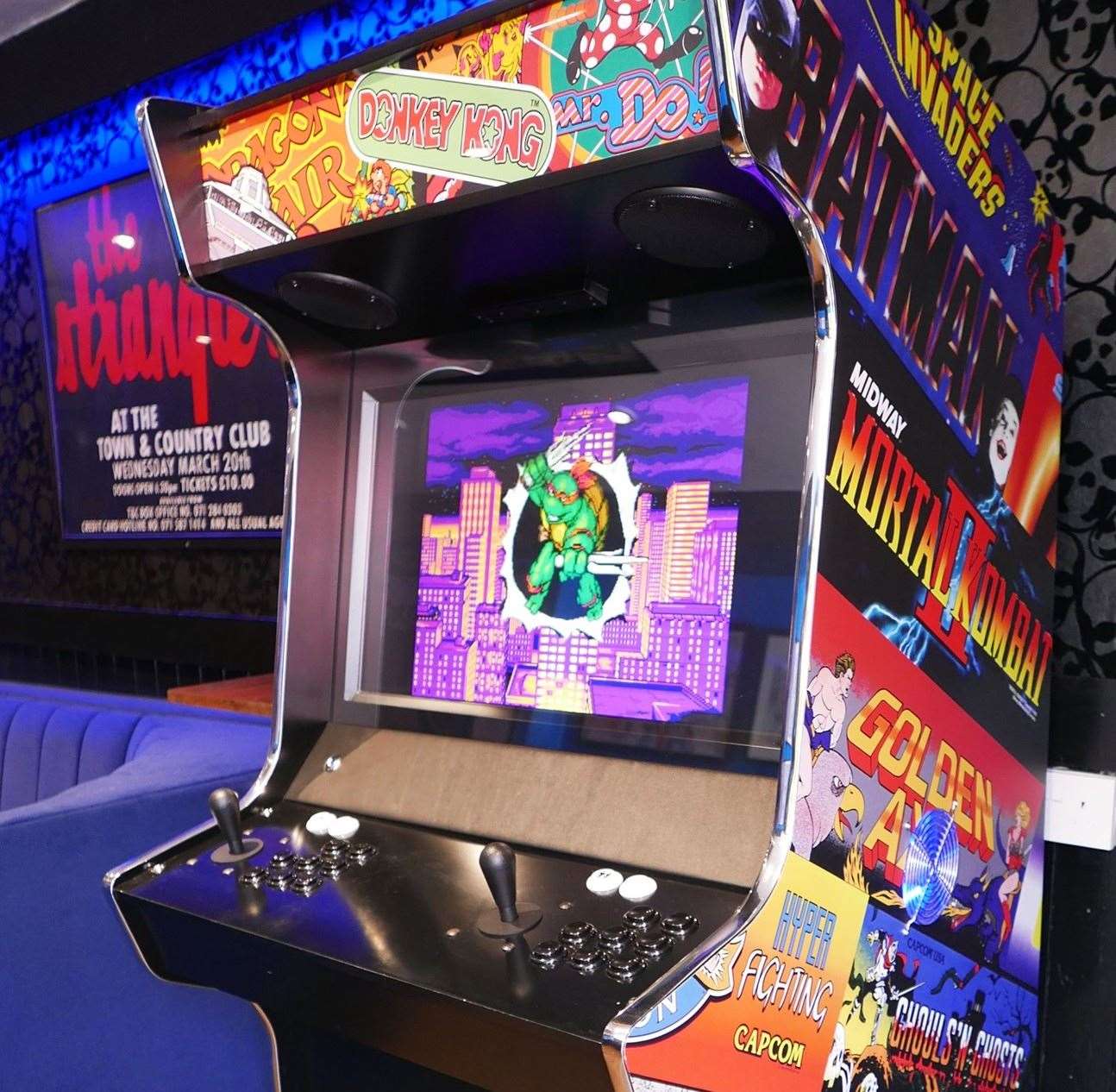 The Lady Luck has a retro arcade machine which is free to play