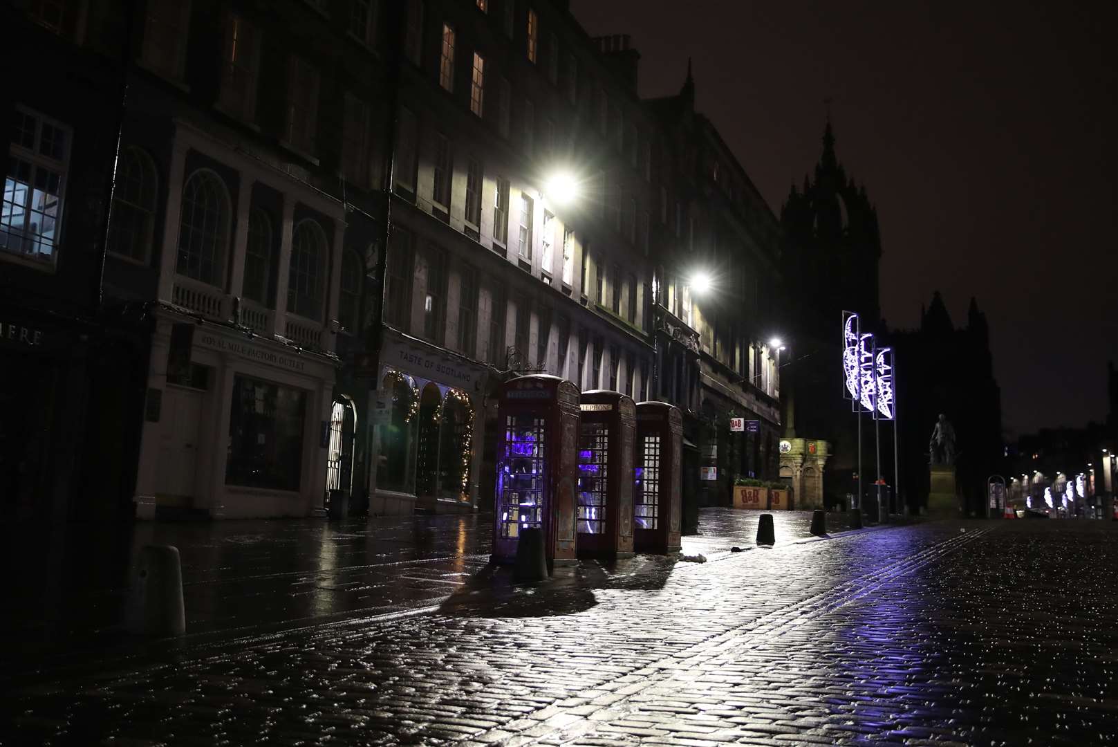 An empty Royal Mile in Edinburgh (Andrew Milligan/PA)