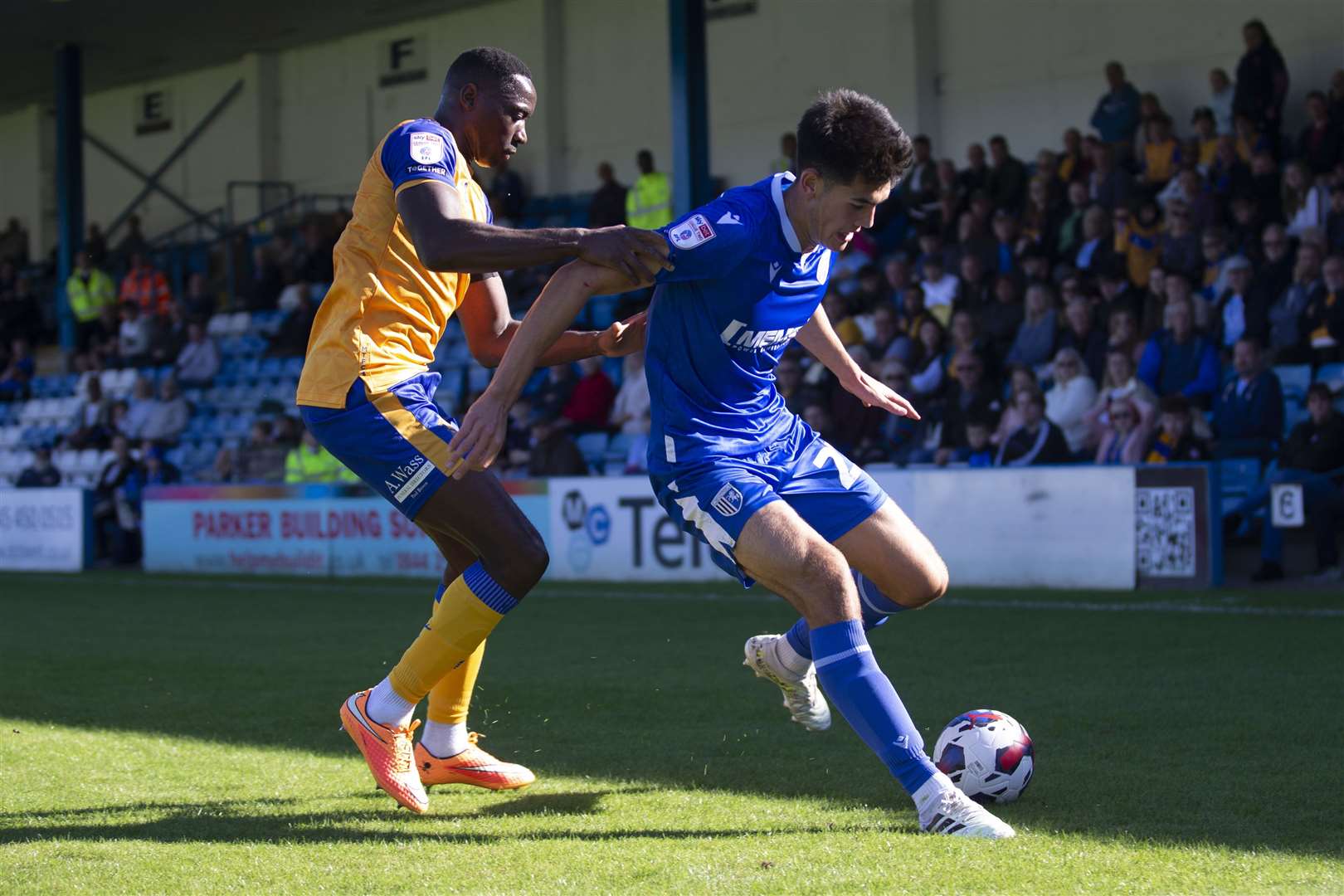 Elkan Baggott holds off a Mansfield player. Picture: KPI