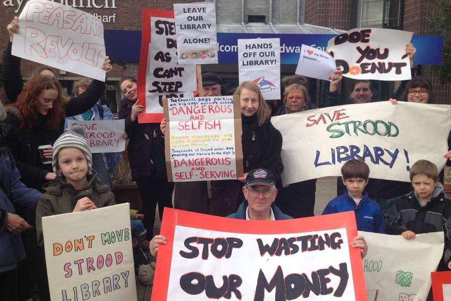 Library campaigners at Gun Wharf
