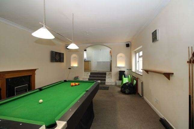 Snooker table and darts board in the games room. Picture: Zoopla / Your Move