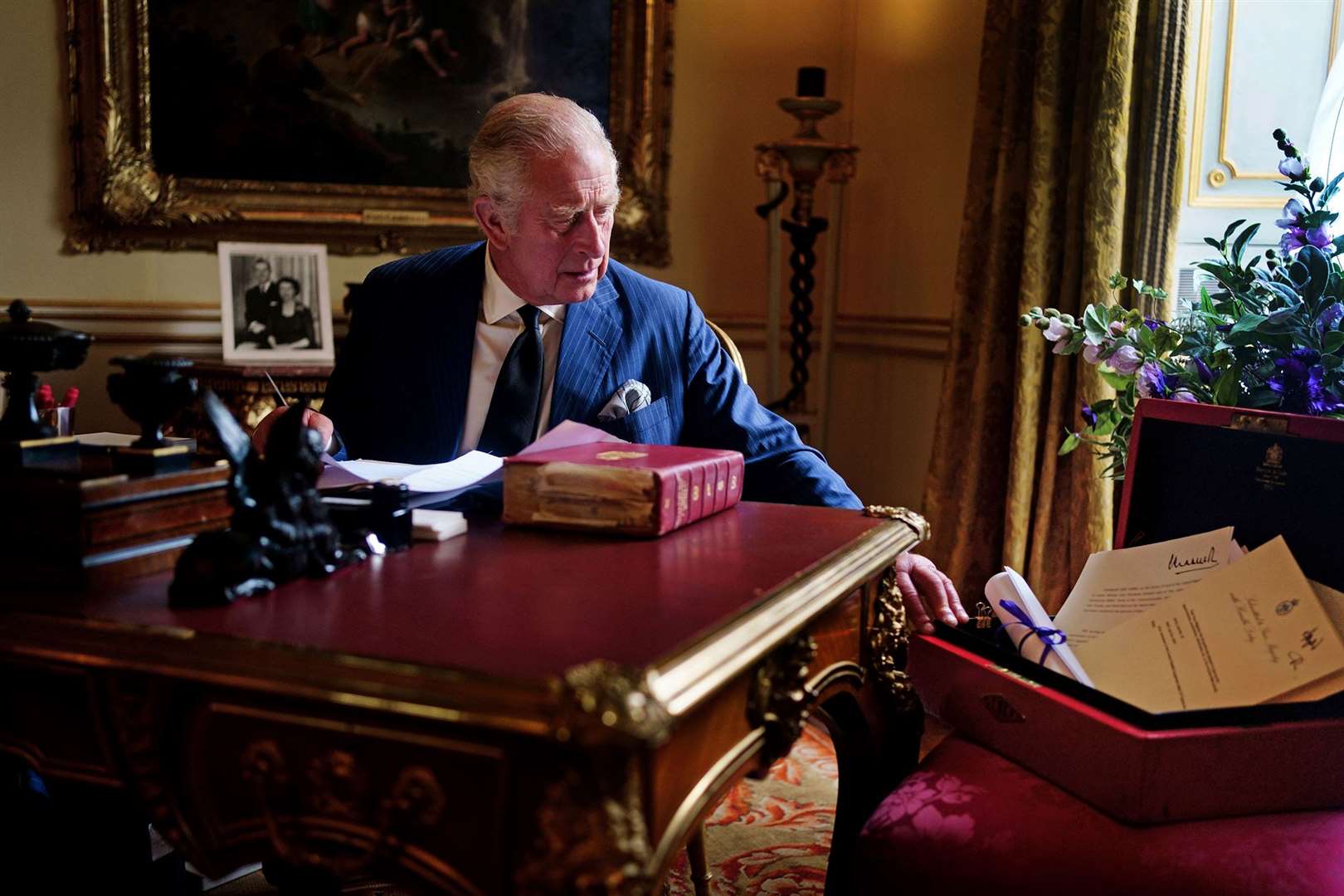 King Charles III with his red despatch box for the first time since becoming monarch (Victoria Jones/PA)