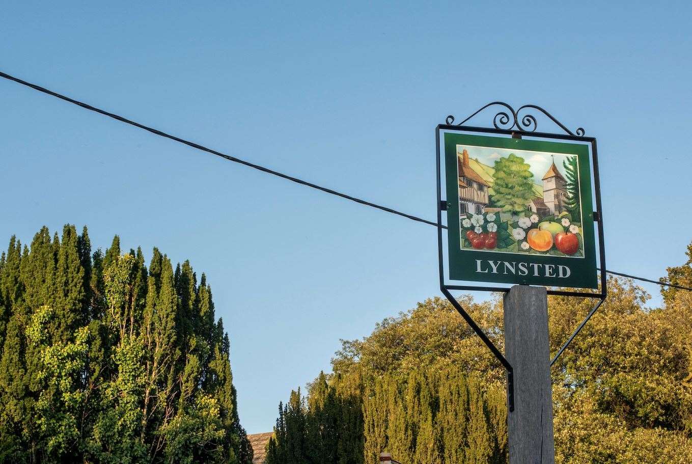 Lynsted village sign