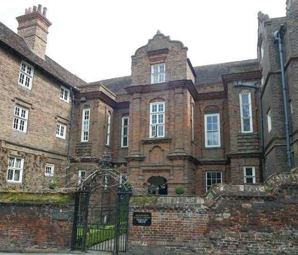 Restoration House, Elizabethan mansion in Rochester