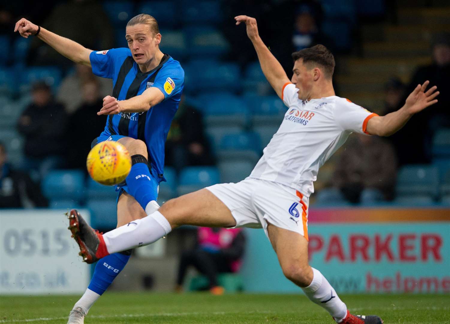 Tom Eaves goes for goal against Luton on Saturday Picture: Ady Kerry