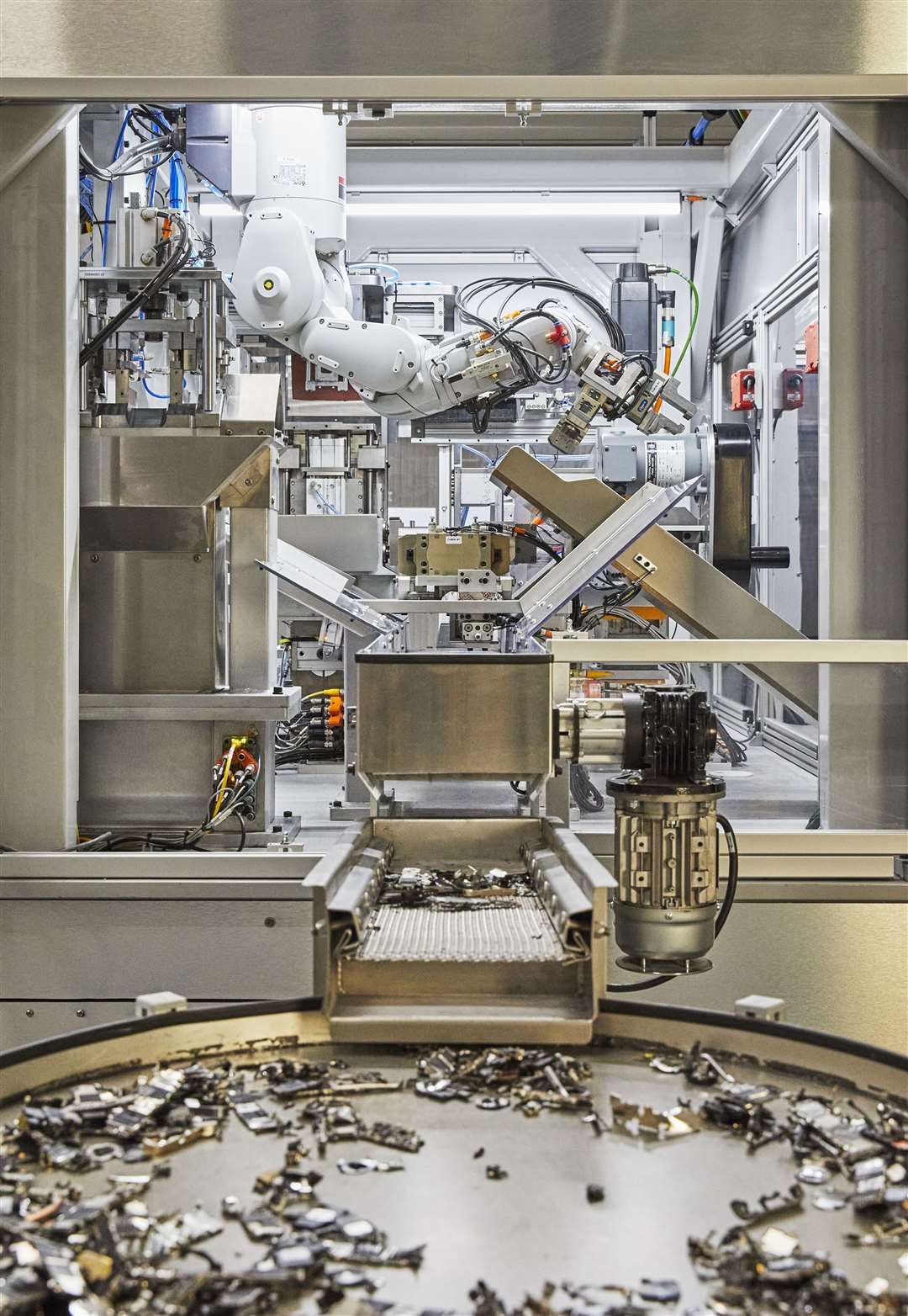 Apple’s Daisy iPhone recycling robot (Apple/PA)