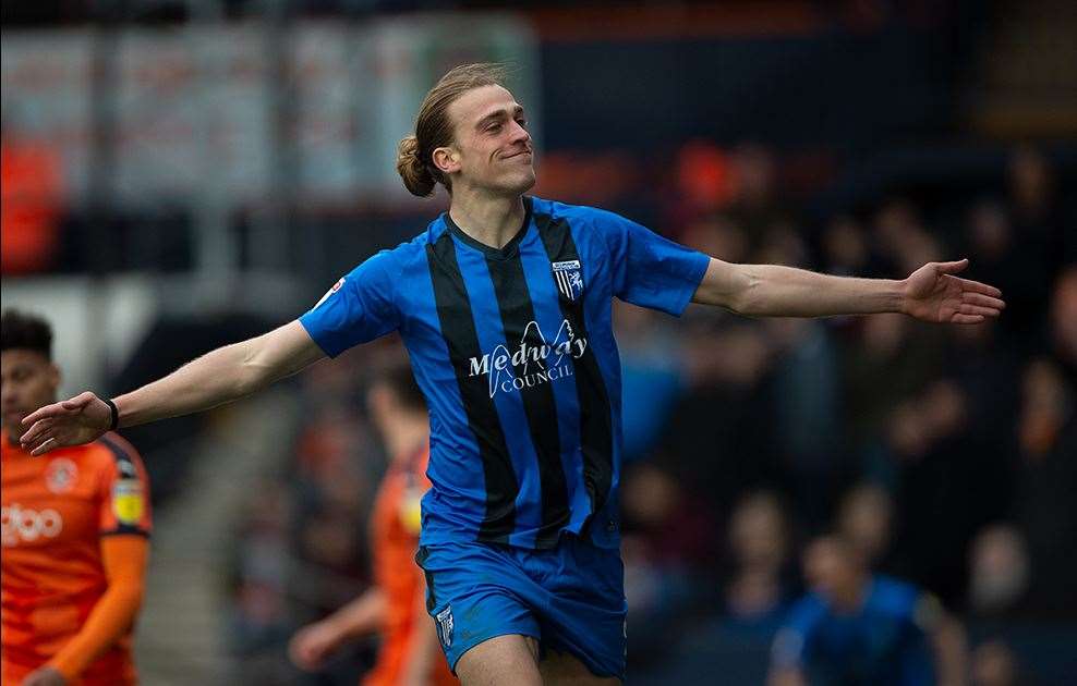 Tom Eaves celebrates his goal against Luton Picture: Ady Kerry (7822120)