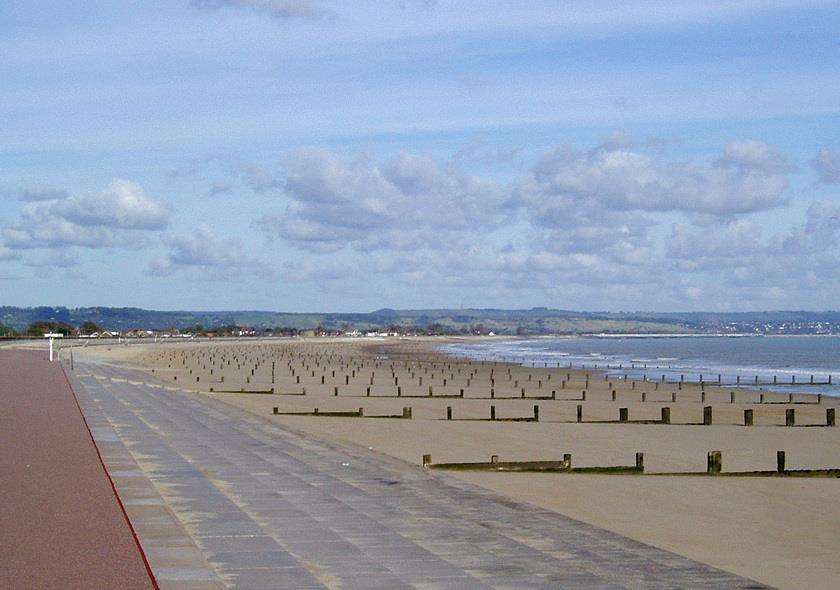 St Mary's Bay, Romney Marsh. Stock image. Credit: Ian Dunster, Wikipedia (2854839)