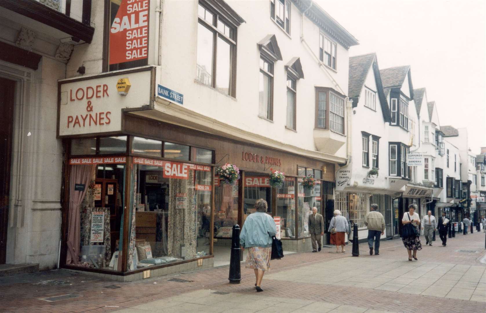 Bank Street, Maidstone, in 1996. The Loder & Paynes site was more recently occupied by Gallery nightclub