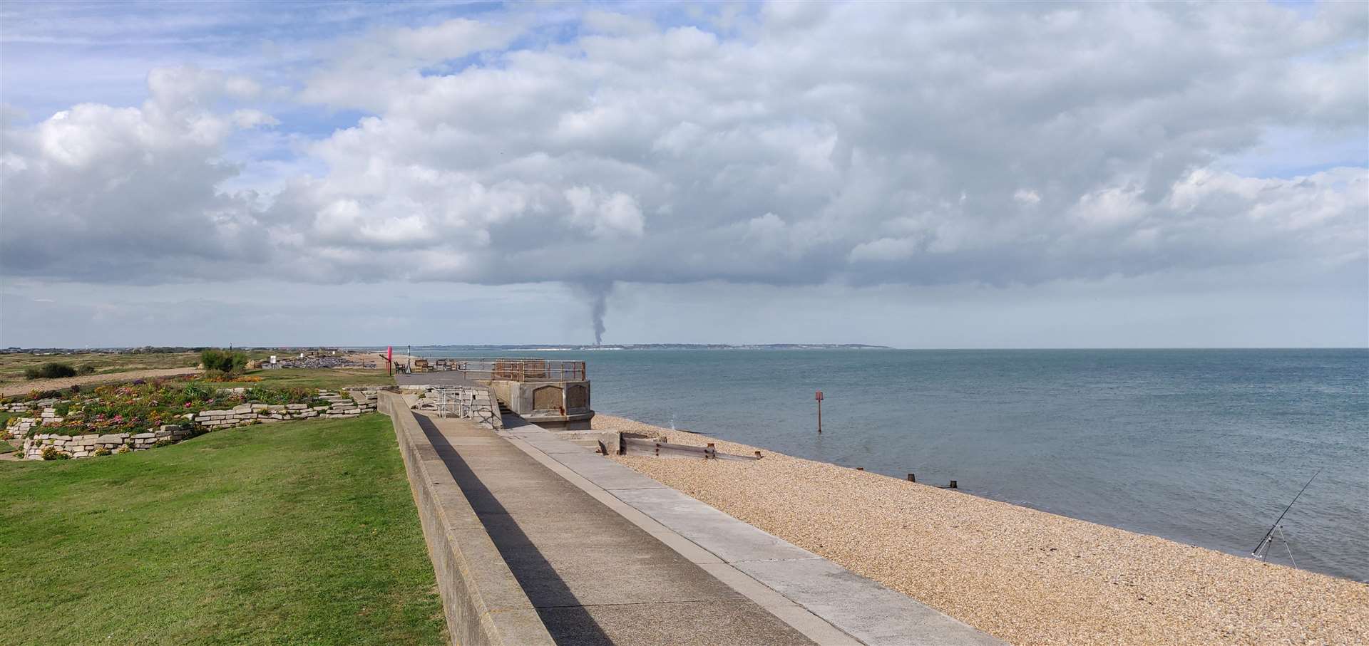 Smoke - The plume could be seen from Deal (4189561)