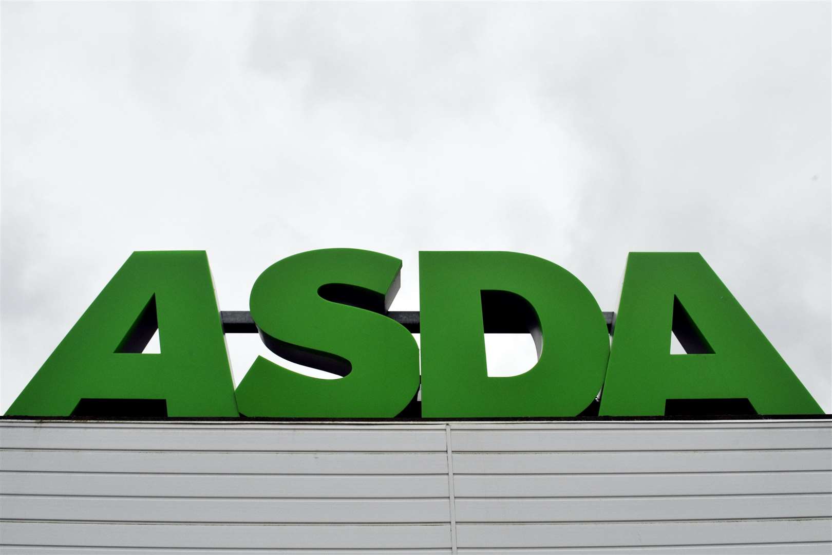 Asda and B&M to hand back rates relief as retailers return almost £2bn