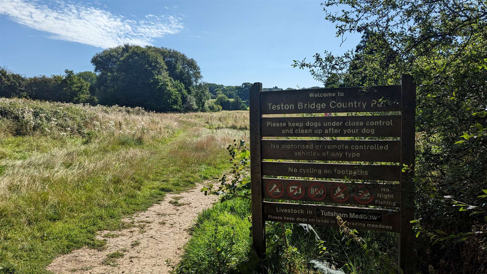 We walked through the Medway valley from Wateringbury to East Farleigh ...