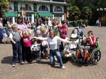 Lorraine Smith at London Zoo with some of the children at the start of her no-smoking bid