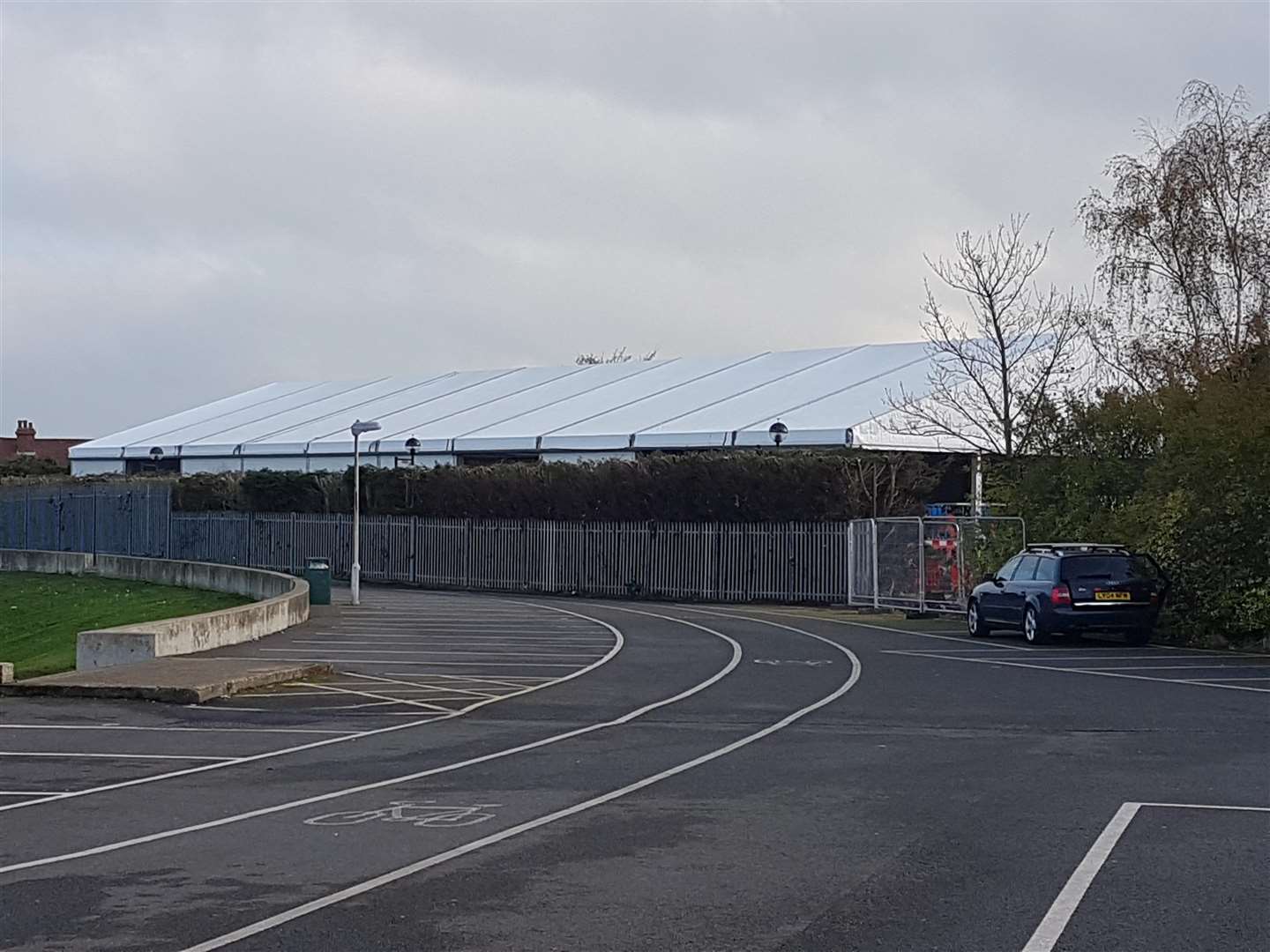 Building on the temporary Morrisons in Folkestone begins (5631473)