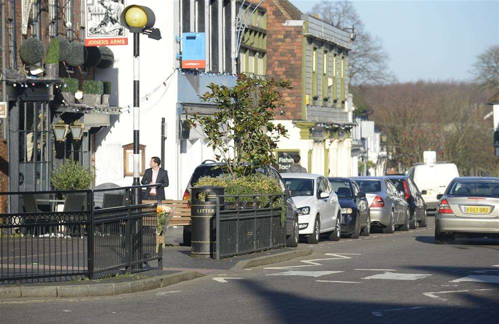 The crossing in the High Street, West Malling